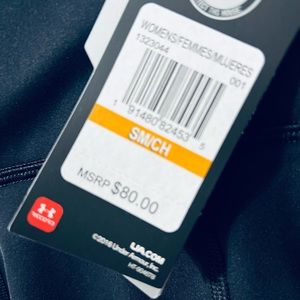 New W/Tags* Ladies “Under Armour” Compression Leggings
Keeps You Cool & Dry